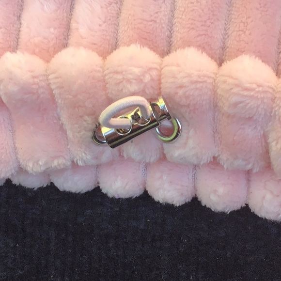 Faux fur pullover😍 - Picture 3 of 4